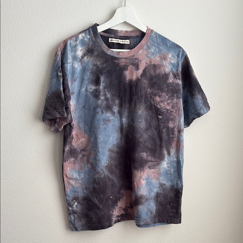 SHADES OF GREY BY MICAH COHEN Blue and Black Short Sleeve Tee